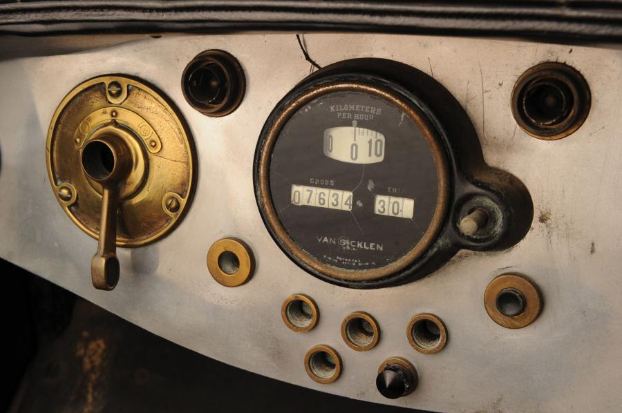 Панель приборов Minerva 32CV Tourer 1921 года  (фото 3 из 12)